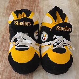 Women's Large Steeler Slippers